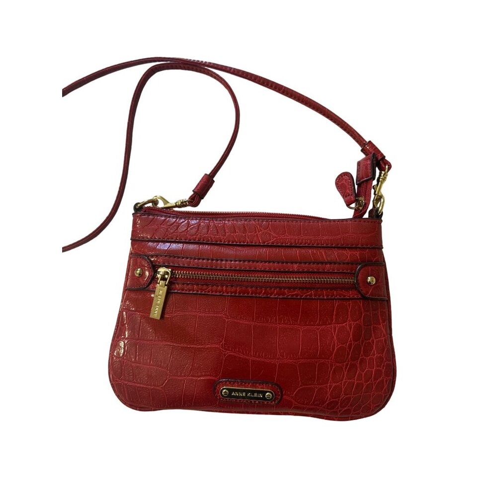 💖Anne Klein red crossbody purse with 2 compartments. - Picture 2 of 9